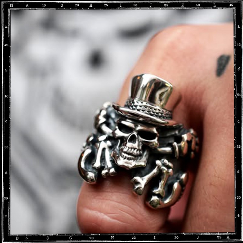 Crazy Pig Designs Mascot - Skull & Crossbone Ring