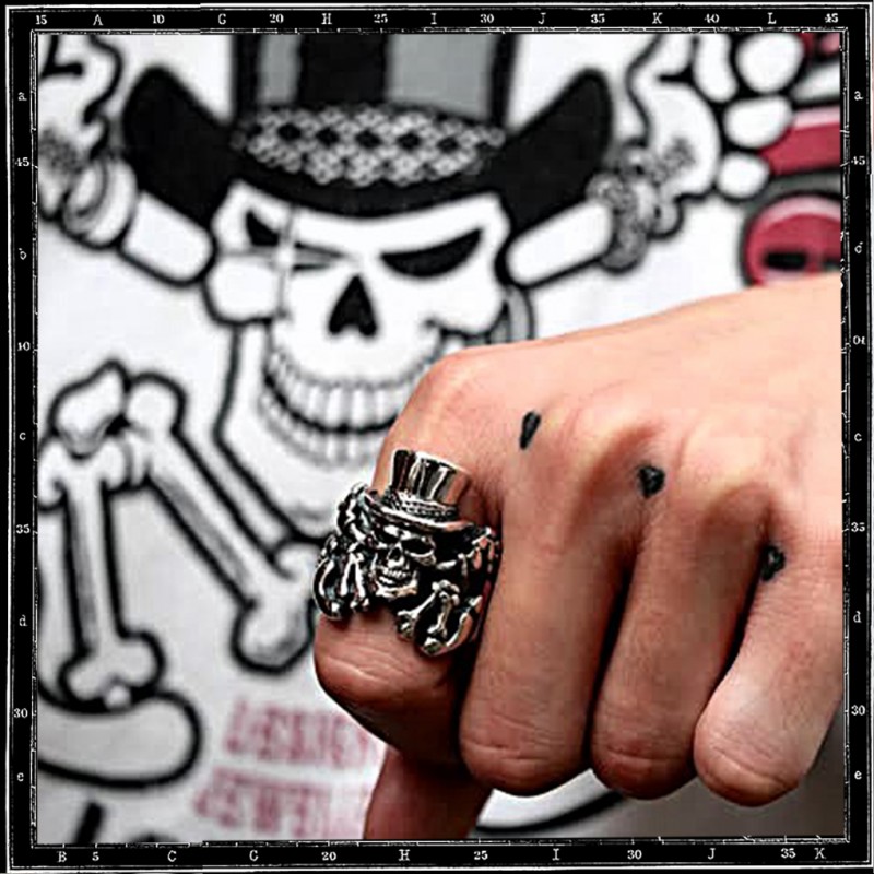 Crazy Pig Designs Mascot - Skull & Crossbone Ring