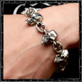 Skull link bracelet Skull link bracelet