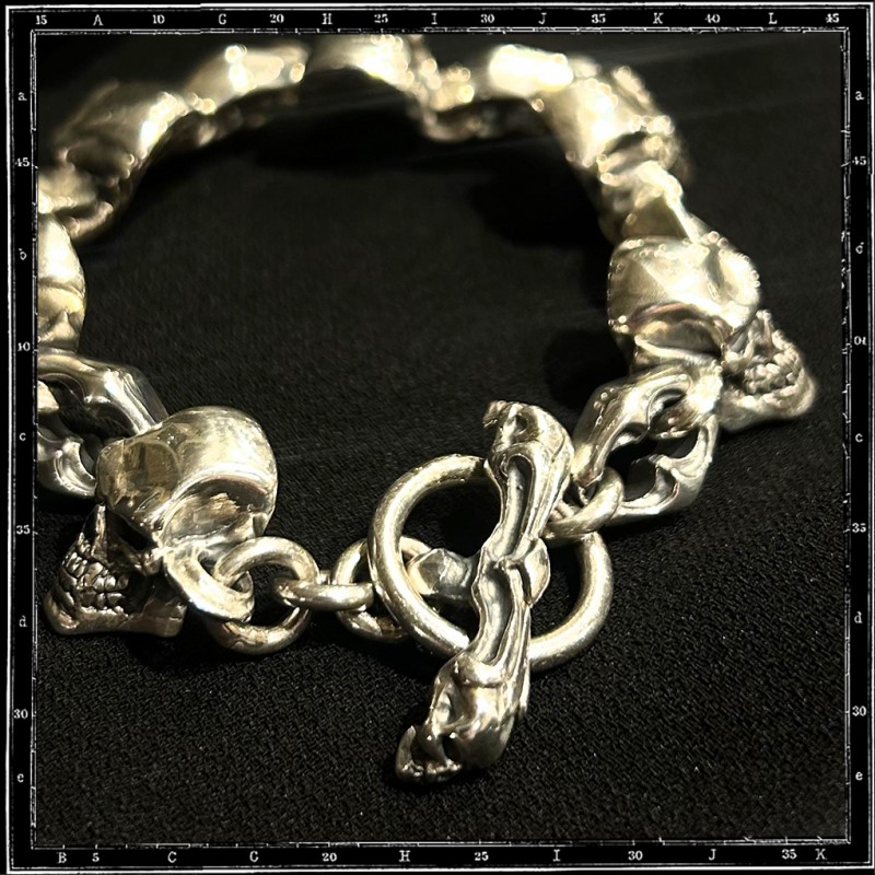 Skull link bracelet Skull link bracelet