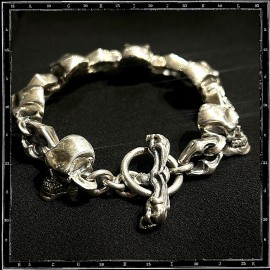 Skull link bracelet Skull link bracelet