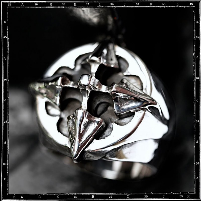 Heavy signet Tudor cross ring Heavy signet Tudor cross ring