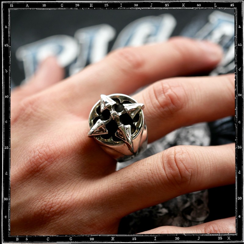 Heavy signet Tudor cross ring Heavy signet Tudor cross ring