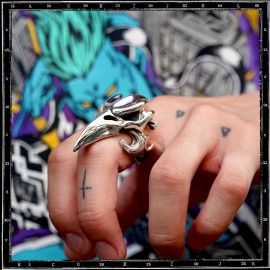 Evil bird skull ring