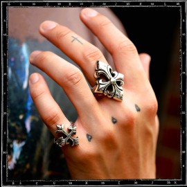 Heavy Tudor cross ring Heavy Tudor cross ring
