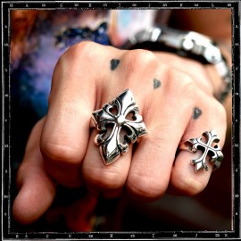 Heavy Tudor cross ring Heavy Tudor cross ring