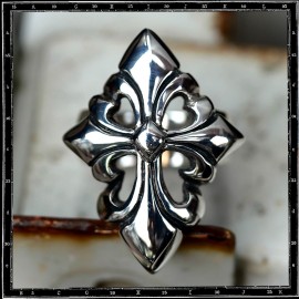 Heavy Tudor cross ring