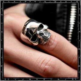 Exile Skull ring