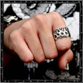 FLAMES BAND RING