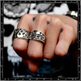 FLAMES BAND RING