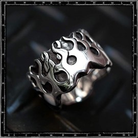 FLAMES BAND RING
