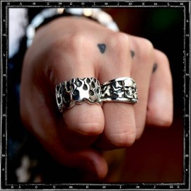 Skull and crossbone classic ring Skull and crossbone classic ring