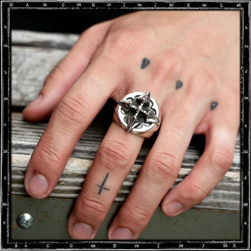 Heavy signet Tudor cross ring Heavy signet Tudor cross ring