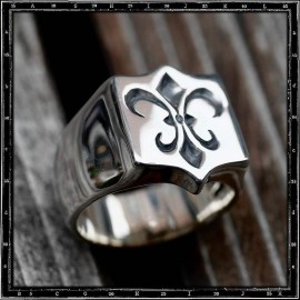 Shield Fleur de Lys ring Shield Fleur de Lys ring