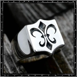 Shield Fleur de Lys ring Shield Fleur de Lys ring