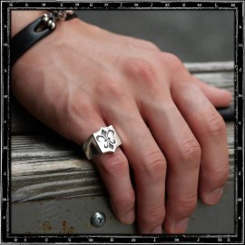 Shield Fleur de Lys ring Shield Fleur de Lys ring