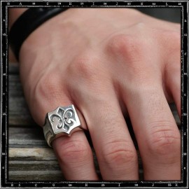 Shield Fleur de Lys ring Shield Fleur de Lys ring