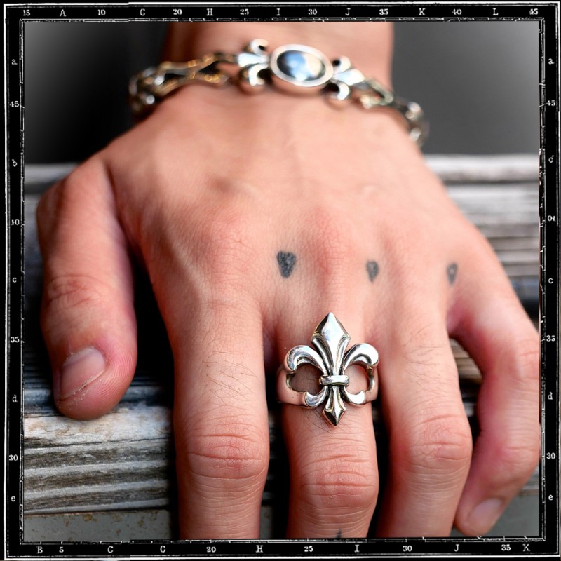 Fleur de lys ring (flat top)