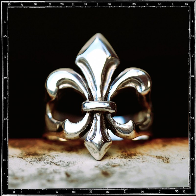 Fleur de lys ring (flat top)