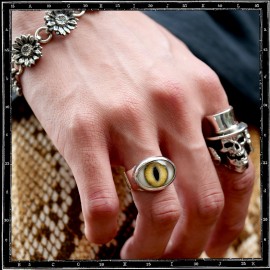 Plain eye ring