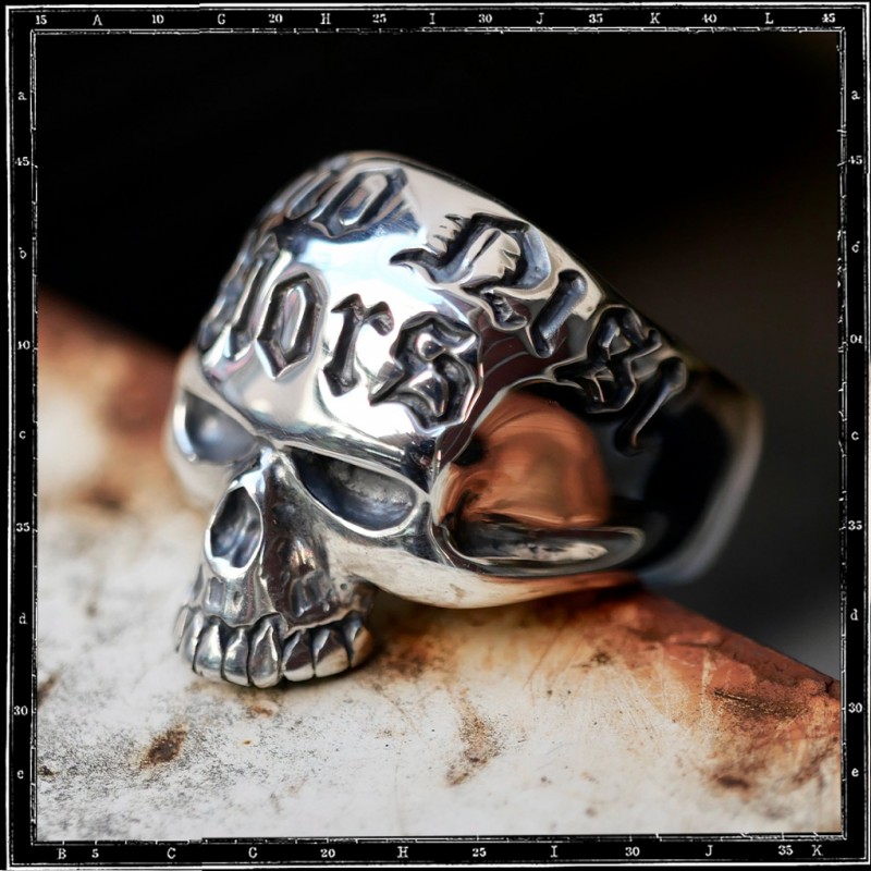 Nemo Nisi Mors Skull ring