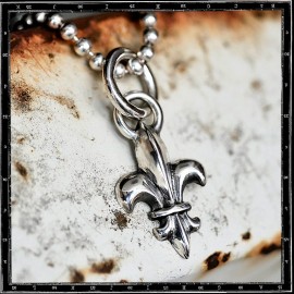 Fleur De Lys Pendant (small)