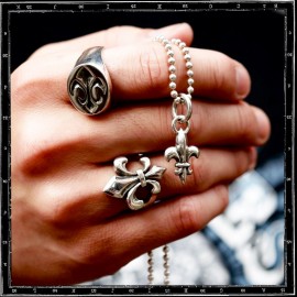 Fleur De Lys Pendant (small)