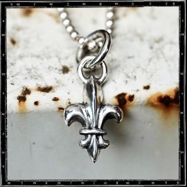 Fleur De Lys Pendant (small)
