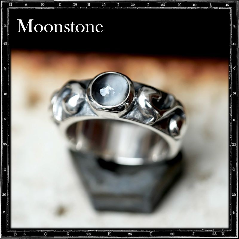 Two scrolls ring Two scrolls ring