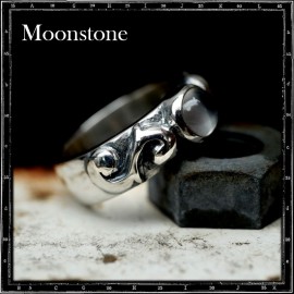 Two scrolls ring Two scrolls ring
