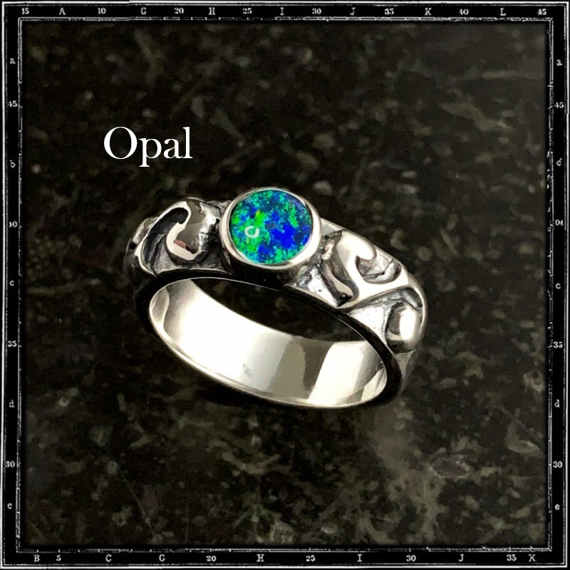 Two scrolls ring Two scrolls ring