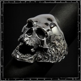 Plague skull ring